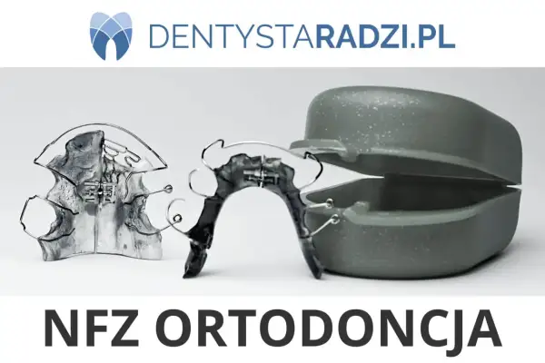 Aparat ortodontyczny NFZ. Dwa aparaty retencyjne i pojemnik.